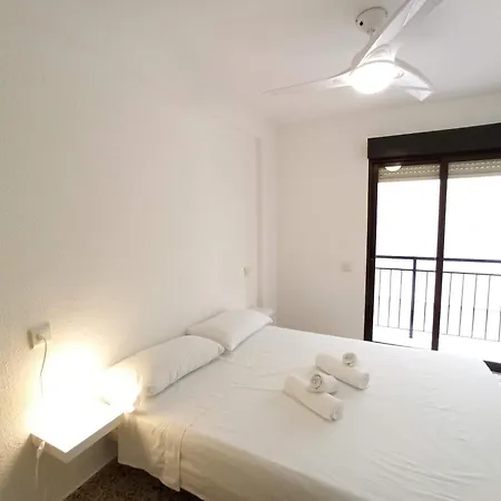 Beach Benidorm Apartamento 貝尼多姆